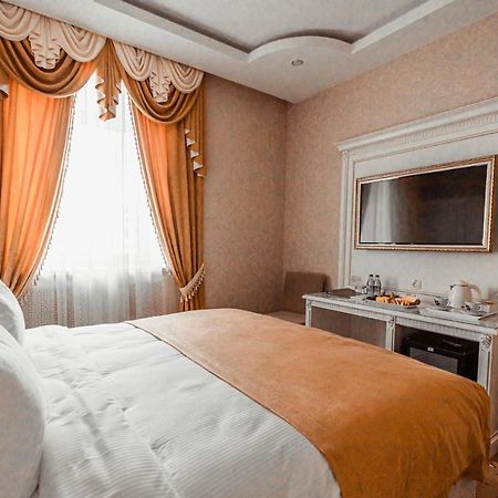 Imperial Palace Hotel Minsk Exterior foto