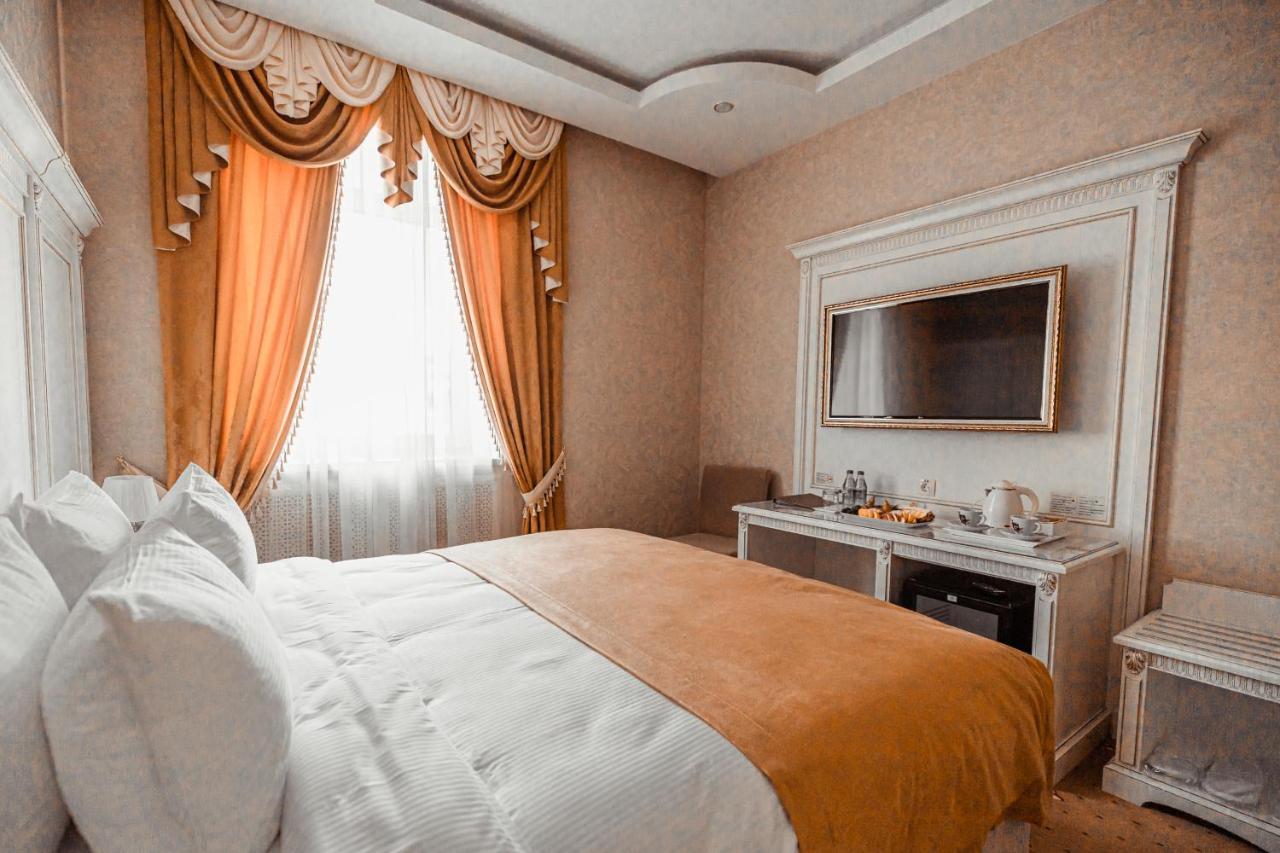 Imperial Palace Hotel Minsk Exterior foto