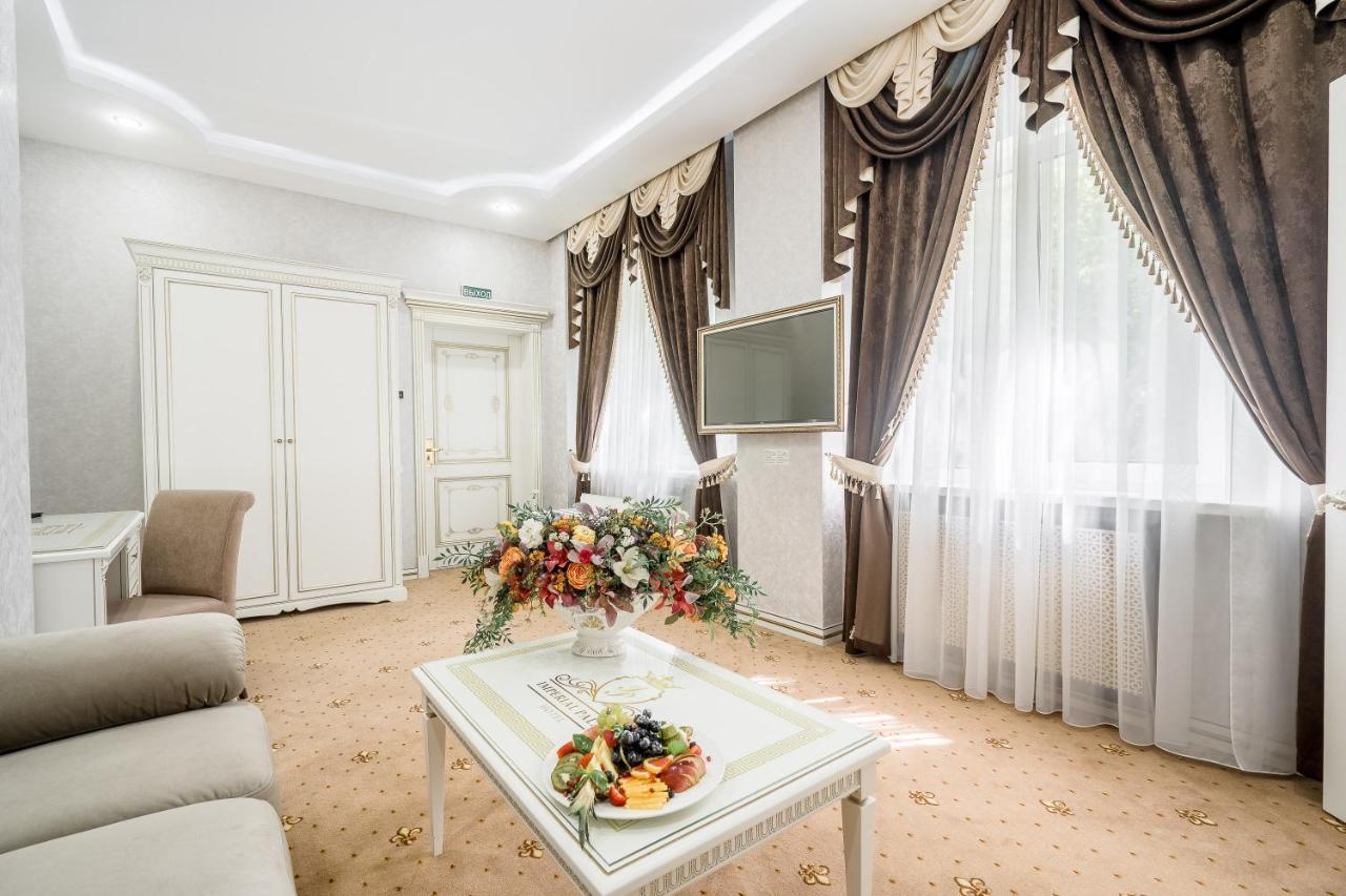 Imperial Palace Hotel Minsk Exterior foto