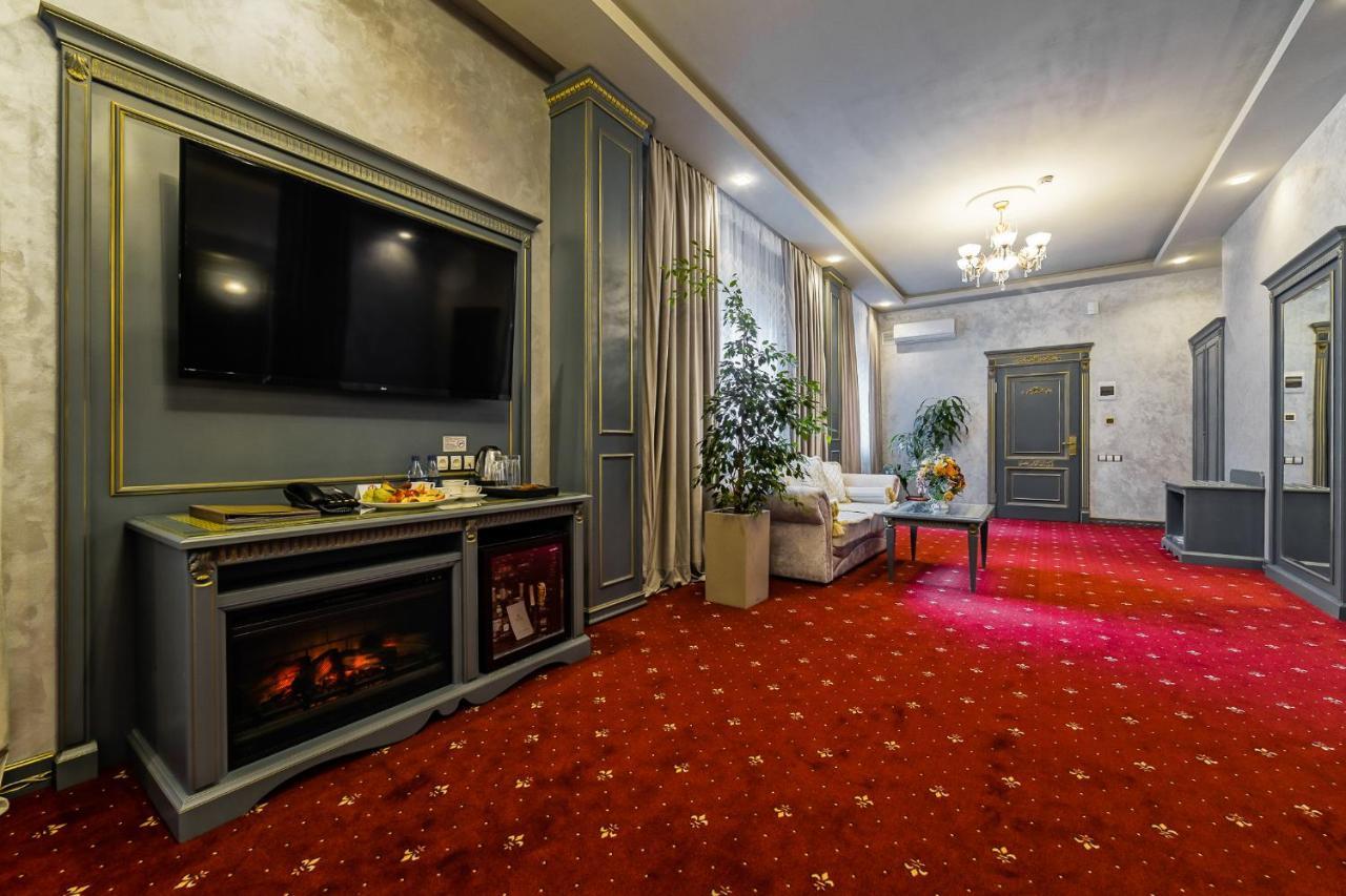 Imperial Palace Hotel Minsk Exterior foto